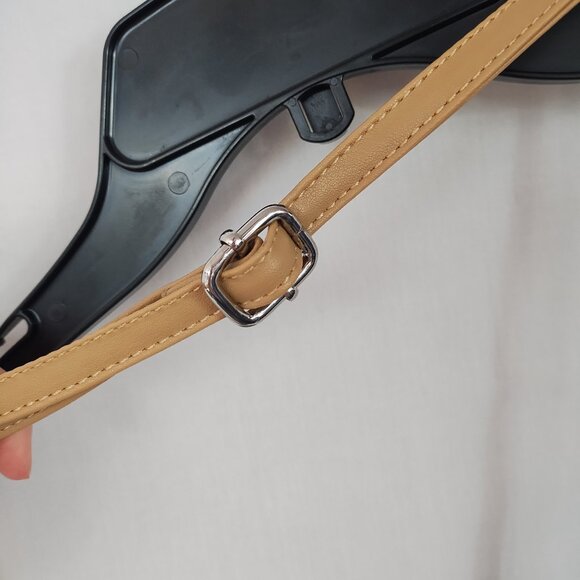 ACUARIO Tan Crossbody Bag - Picture 8 of 9